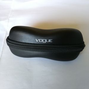 Vogue sunglasses case with zipper
